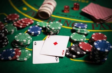 Slot online dengan fitur terbaru dan tema menarik di paktuaslot